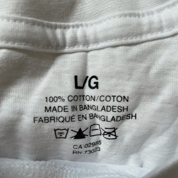 White T-Shirt with embroidered sunflower 🌻 - Picture 3 of 3